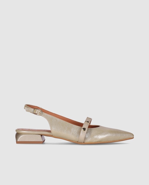 Imagem 0 de Sapatos com Fecho de Fivela e Biqueira Pontiaguda