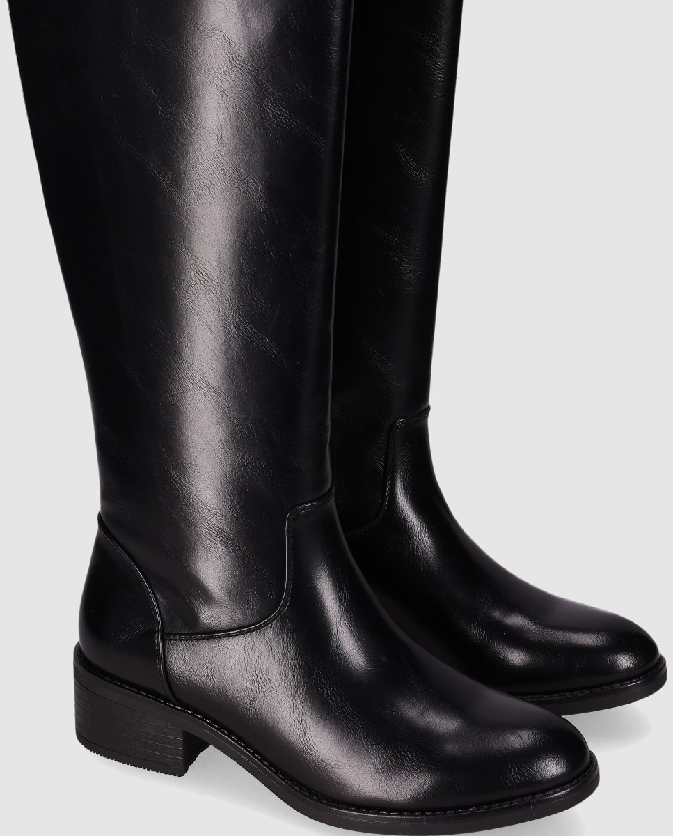Botas com Fecho Zip e Cano Alto Preto-4