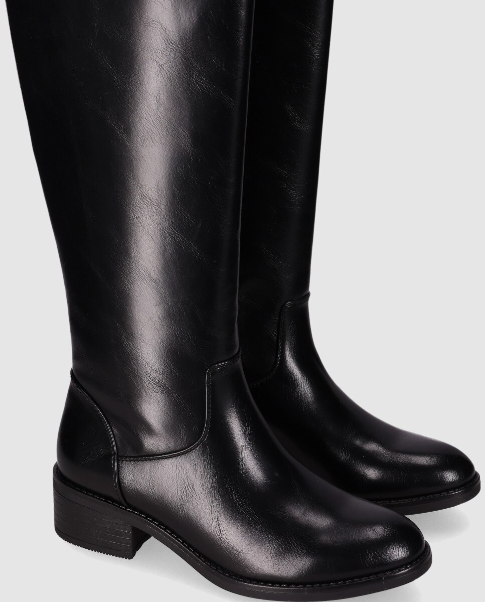Botas com Fecho Zip e Cano Alto Preto-4