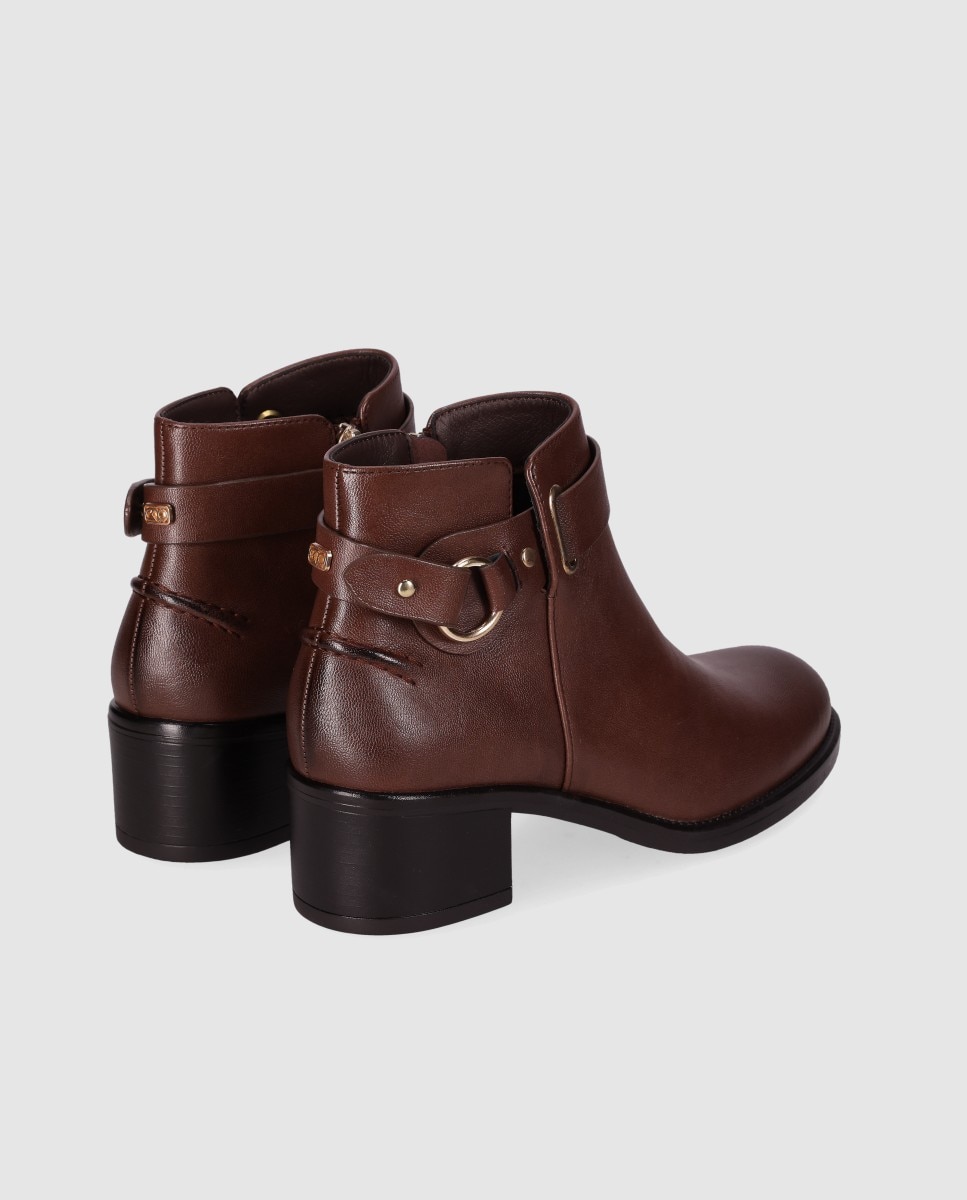 Botins Básicos com Fivela Decorativa e Acabamento Elegante com Fecho Zip Castanho-3
