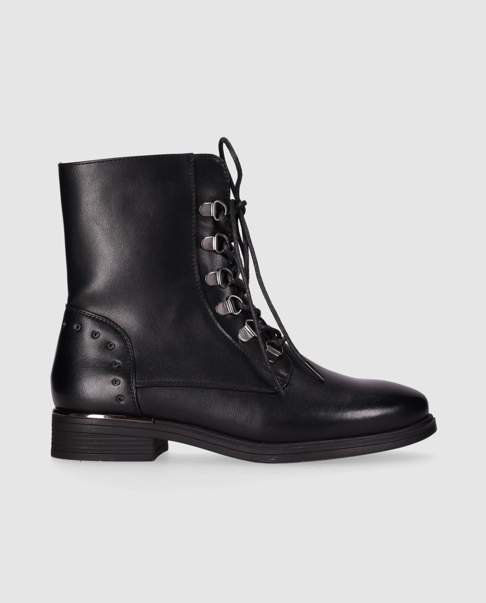 Imagem 0 de Botins Básicos com Fecho Zip e Ajuste de Atacadores Estilo Preppy