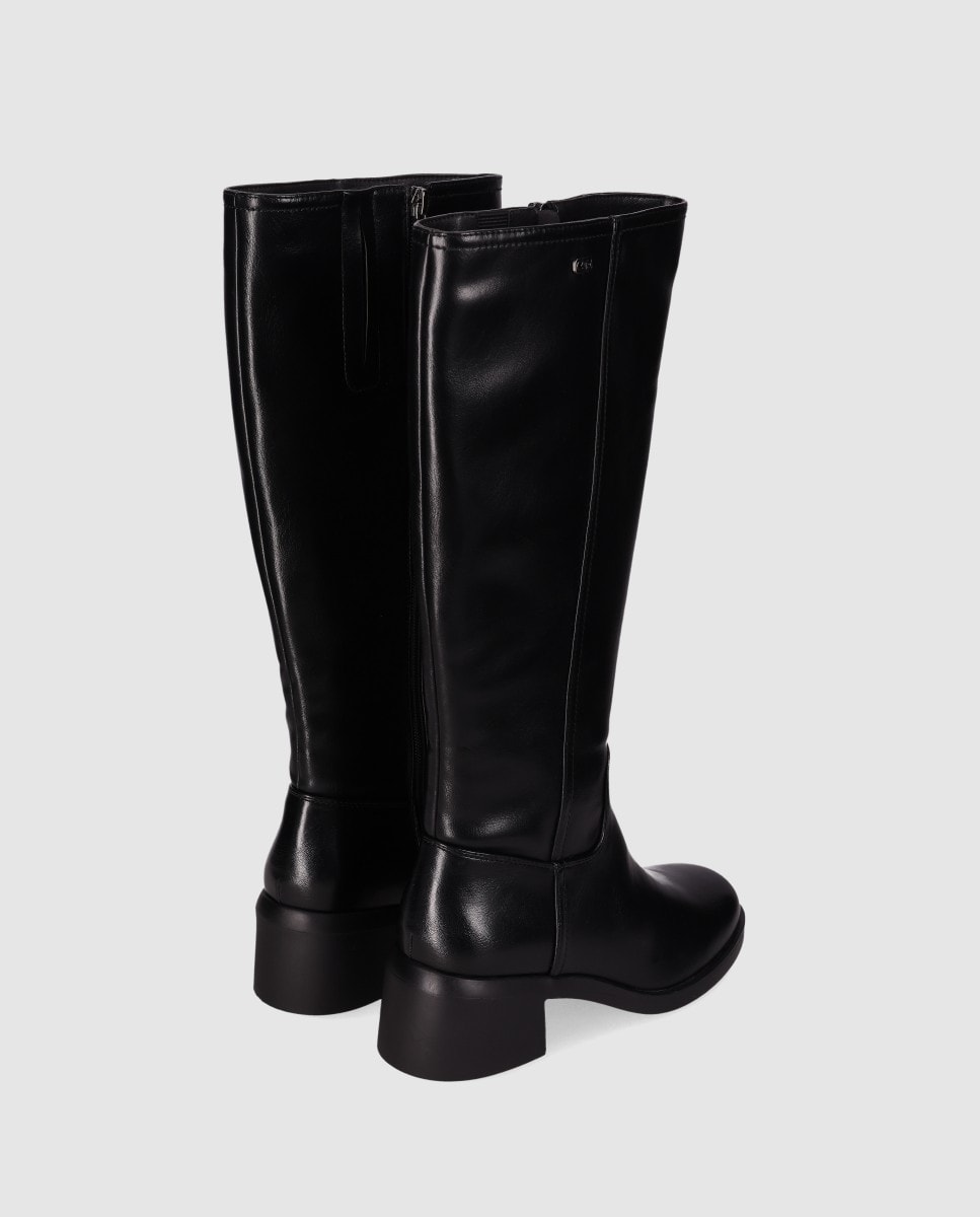 Botas com Cano Alto e Biqueira Redonda Preto-3