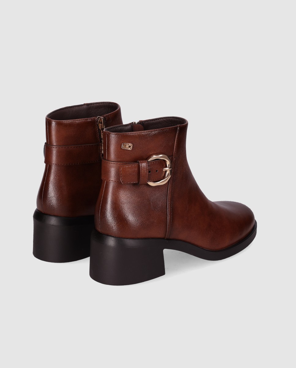 Botins Básicos de Salto Bloco com Fivela Decorativa e Biqueira Redonda Castanho-3