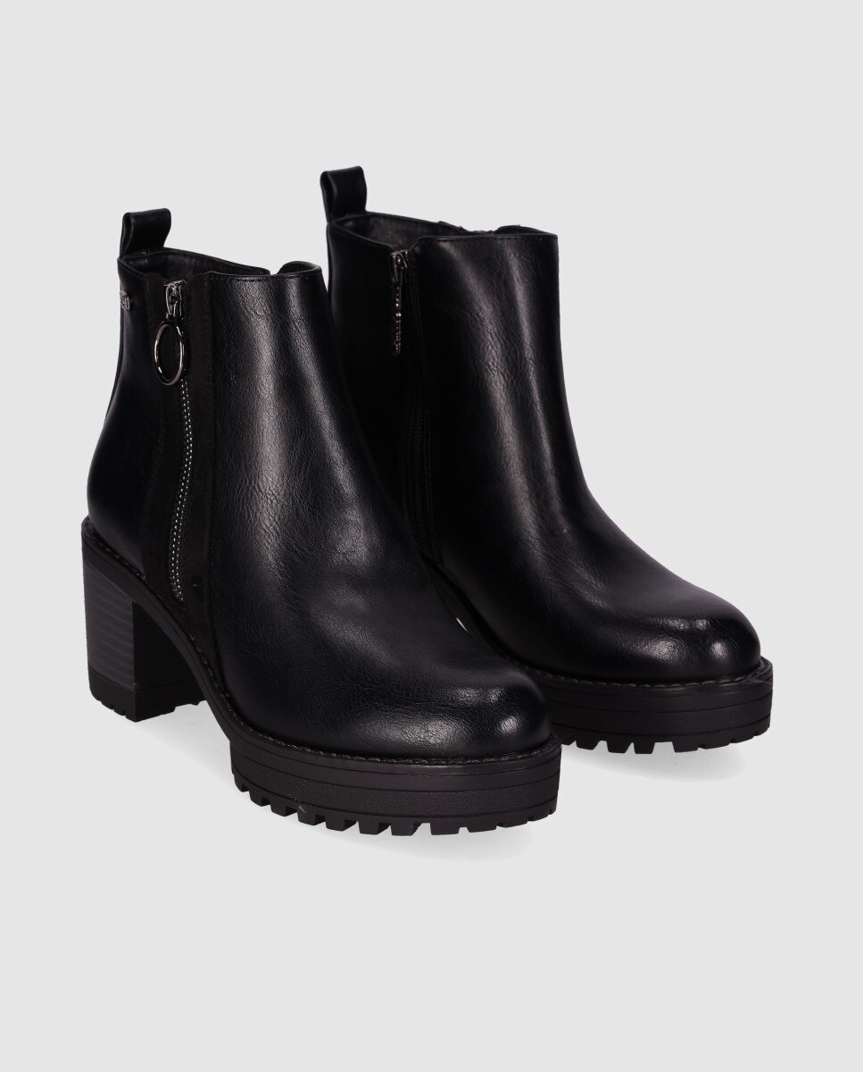 Botins com Sola Track de Salto Grosso e Fecho Zip Lateral Preto-2