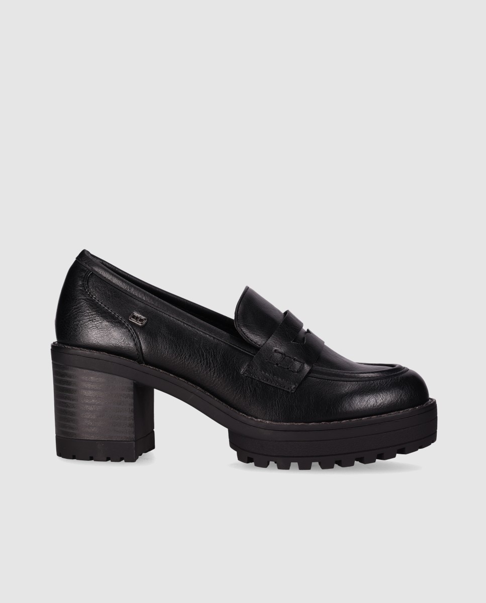 Imagem 0 de Mocassins com Tacão Médio e Sola Track