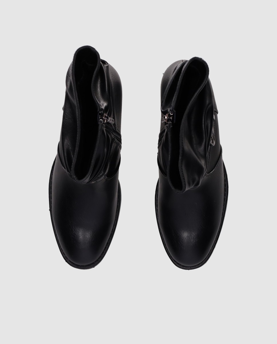 Botins Básicos com Cano Médio Franzido e Biqueira Redonda Preto-4