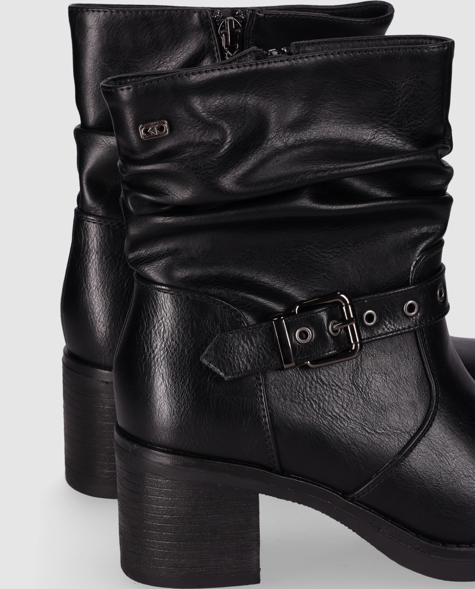 Botins Básicos com Cano Médio Franzido e Biqueira Redonda Preto-5