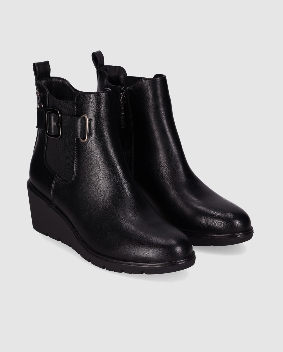 Botins Chelsea de Cunha Baixa e Fecho Zip com Painel Elástico Lateral Preto-2