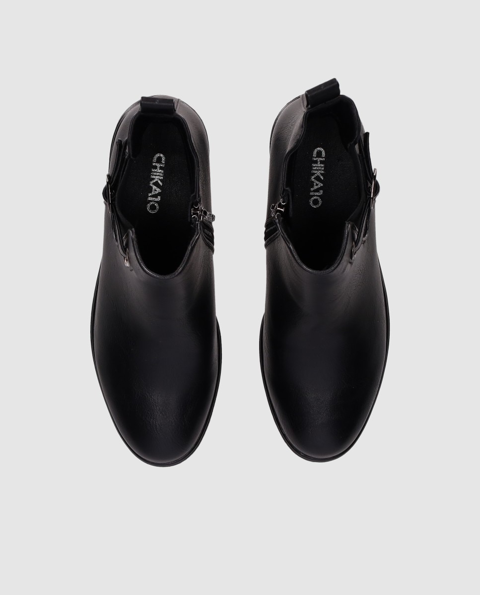 Botins Chelsea de Cunha Baixa e Fecho Zip com Painel Elástico Lateral Preto-4