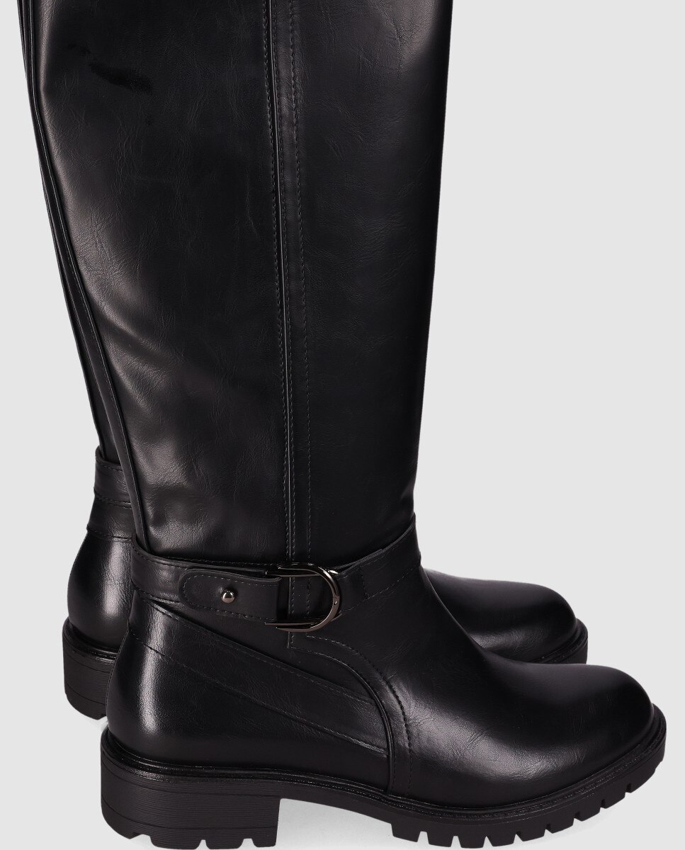 Botas Básicas com Cano Alto e Sola Serrilhada Preto-4