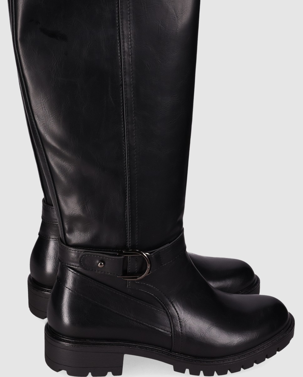 Botas Básicas com Cano Alto e Sola Serrilhada Preto-4