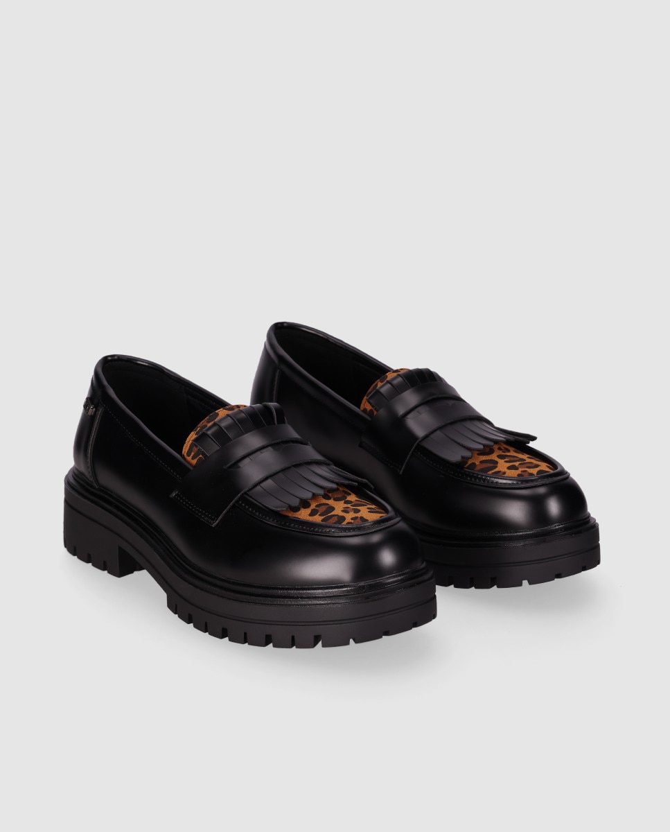 Mocassins Rasos com Sola Chunky e Acabamento Polido Estampado-2
