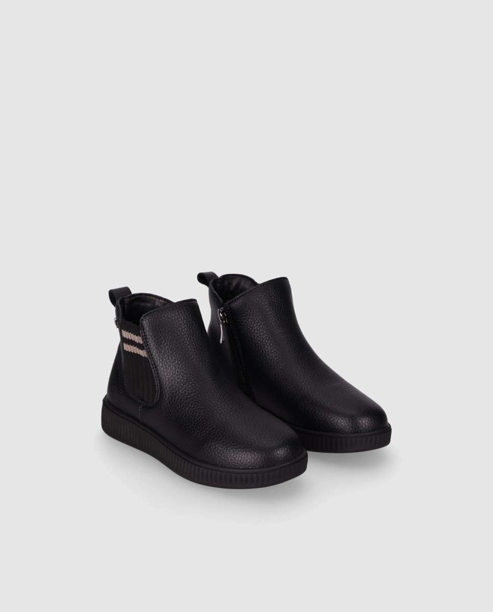 Botins Rasos em Croute com Elásticos na Lateral Chika10 Kids Preto-2