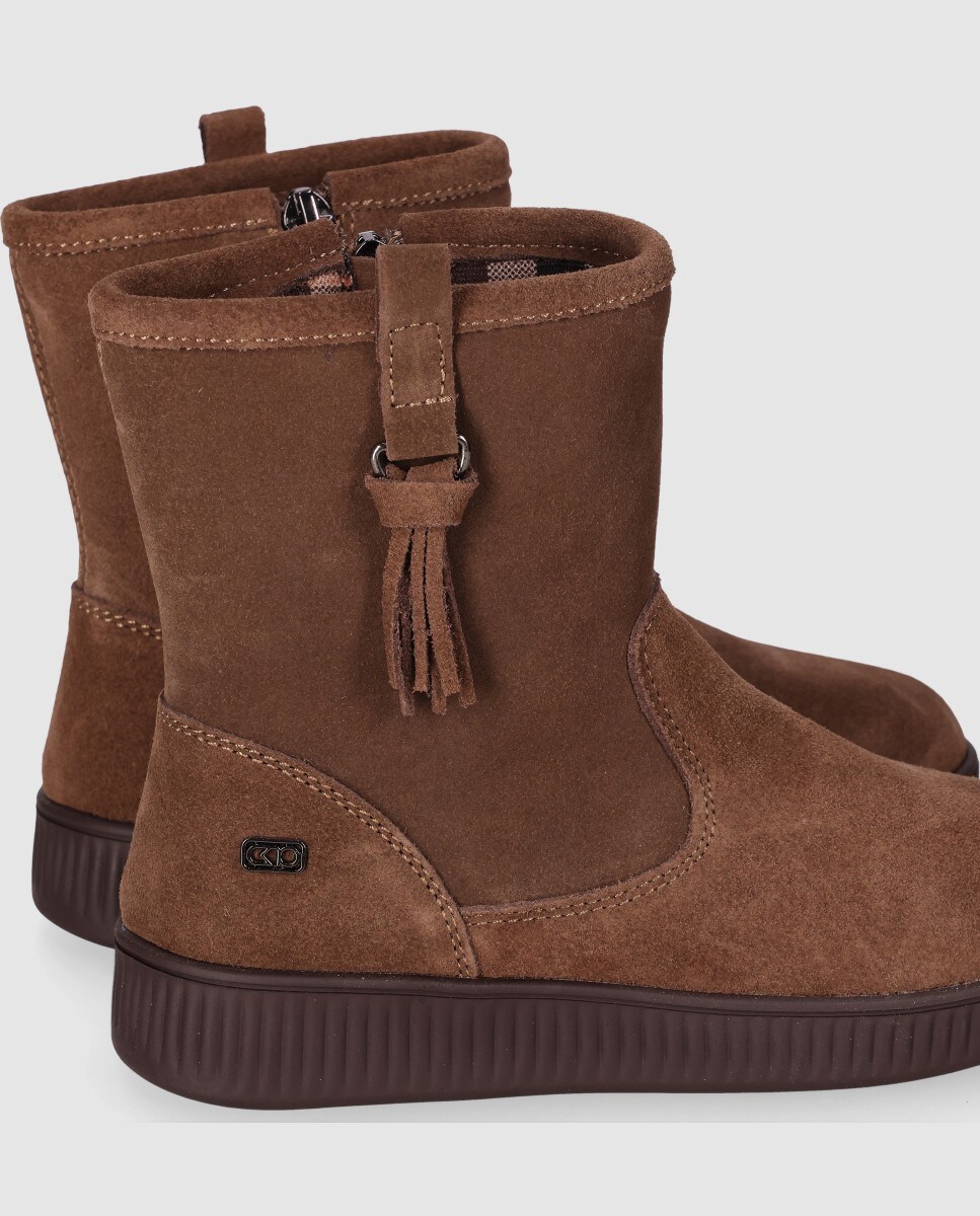 Botins Desenhados em Pele com Biqueira Redonda e Detalhes Decorativos Castanho-5