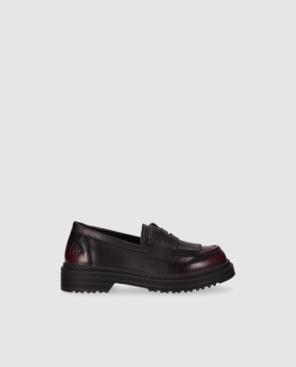 Sapatos Tipo Mocassins com Superfície Lisa Polida e Detalhe de Franjas Chika10 Preto-1
