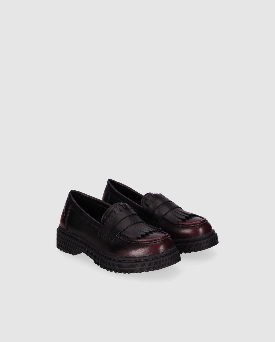 Sapatos Tipo Mocassins com Superfície Lisa Polida e Detalhe de Franjas Chika10 Preto-2