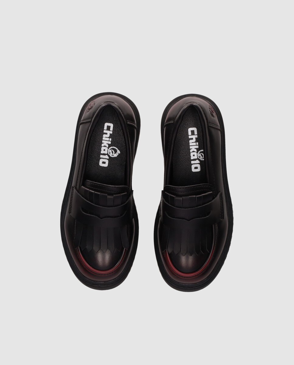 Sapatos Tipo Mocassins com Superfície Lisa Polida e Detalhe de Franjas Chika10 Preto-4