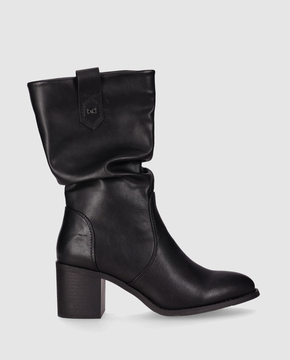 Botins Básicos com Salto Grosso e Biqueira Afiada Preto-1