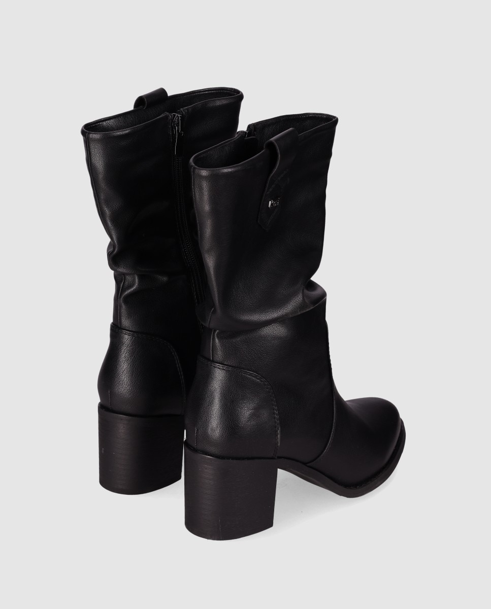Botins Básicos com Salto Grosso e Biqueira Afiada Preto-3