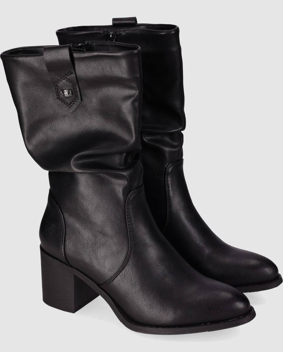 Botins Básicos com Salto Grosso e Biqueira Afiada Preto-4