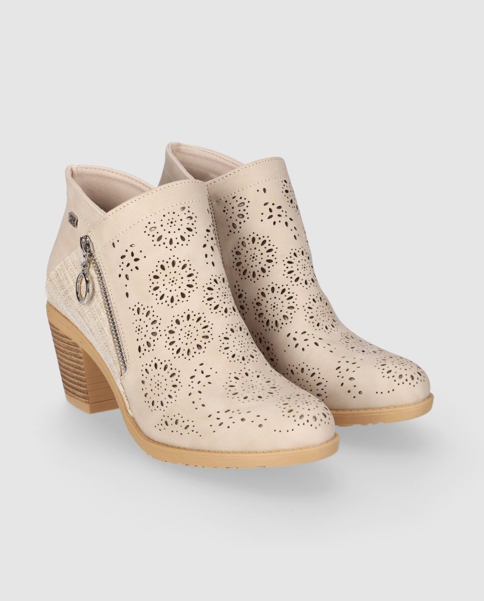 Botins Básicos com Salto Médio Perfurado Floral e Fecho Zip Bege-2