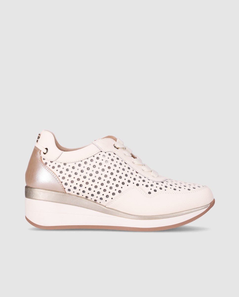 Imagem 0 de Sapatos Confort Desenhados em Pele com Perfurados e Fecho de Cordões