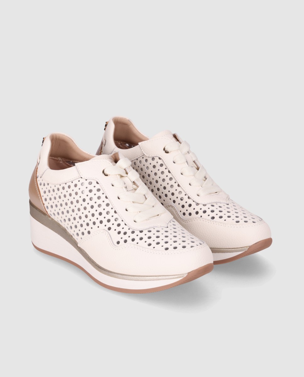 Sapatos Confort Desenhados em Pele com Perfurados e Fecho de Cordões Branco-2