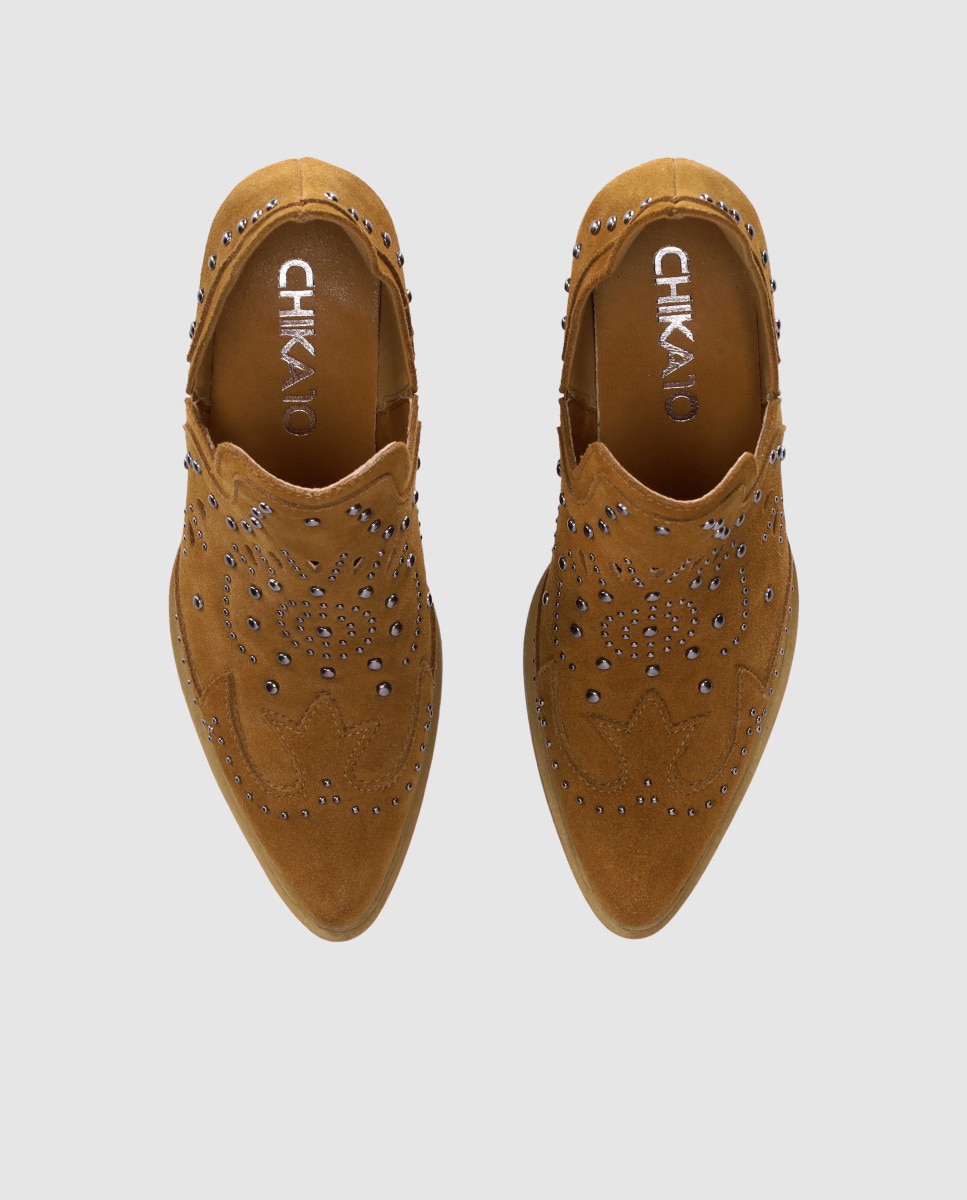 Botins Cowboy em Pele de Camurça com Design Perfurado e Tachas Metálicas Decorativas Castanho-claro-4