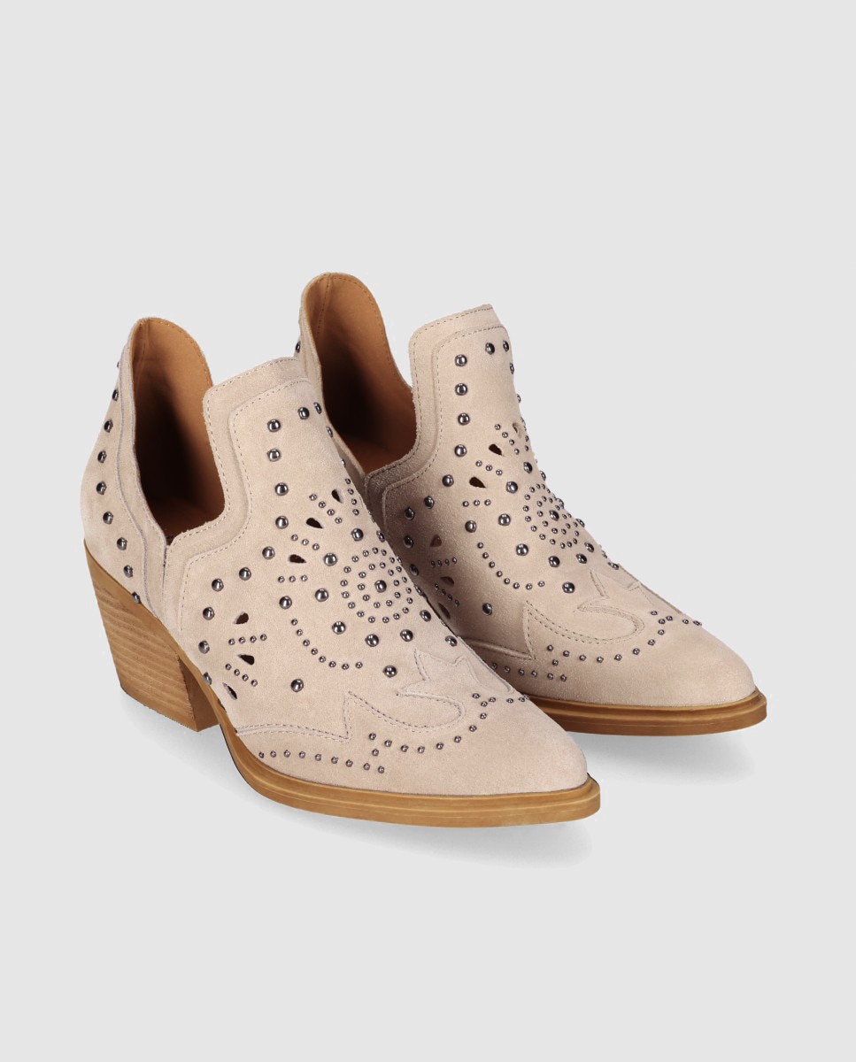 Botins Cowboy em Pele de Camurça com Design Perfurado e Tachas Metálicas Decorativas Pedra-2