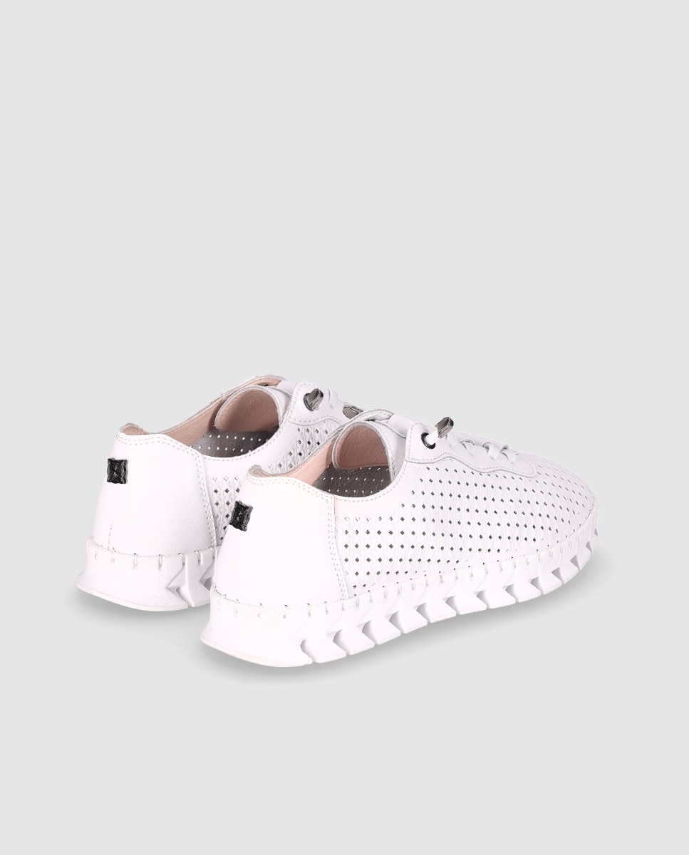 Sapatilhas Básicas em Pele Perfurada com Sola Flexível Branco-3