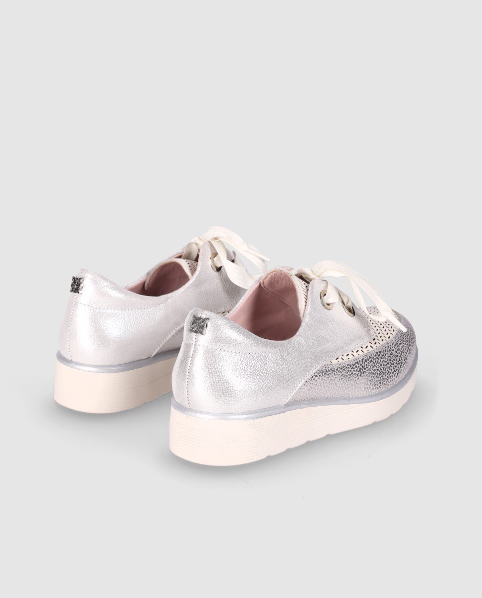 Sapatos de Cordões em Pele com Material Perfurado e Sola Leve Prata-3