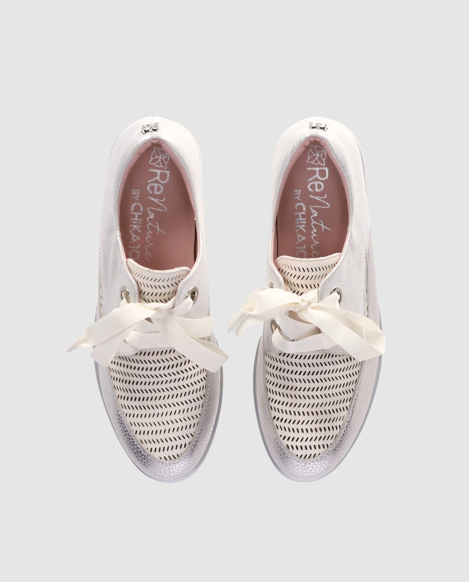 Sapatos de Cordões em Pele com Material Perfurado e Sola Leve Prata-4