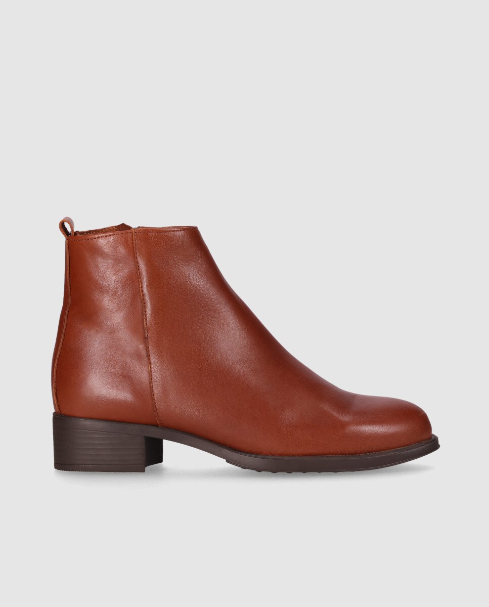 Botins em Pele com Fecho Zip e Acabamento Liso Castanho-claro-1