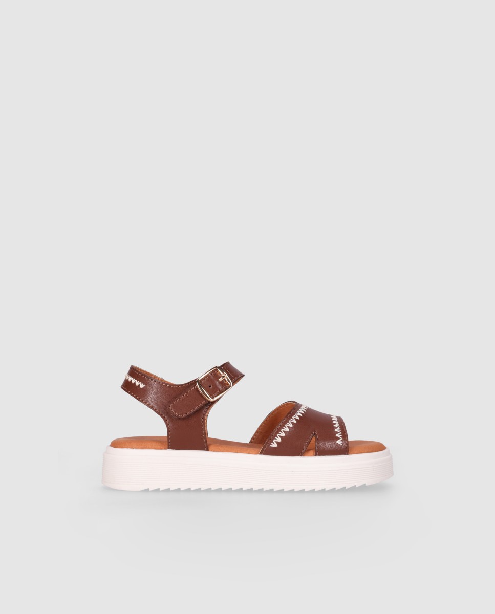 Imagem 0 de Sandálias Abertas Infantil em Pele com Sola Leve e Fecho de Fivela
