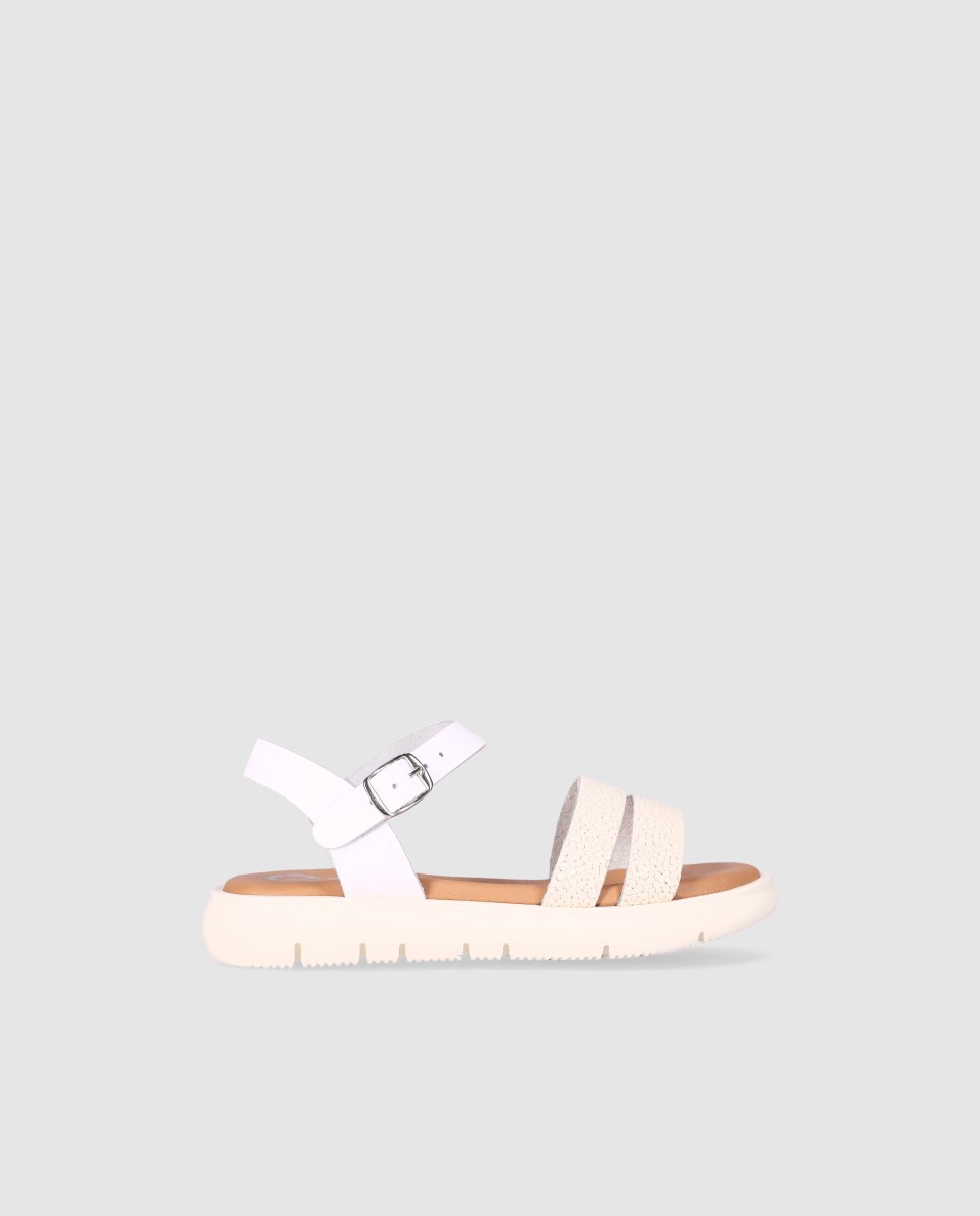 Imagem 0 de Sandálias Abertas Infantil em Pele com Tiras Largas e Biqueira Redonda