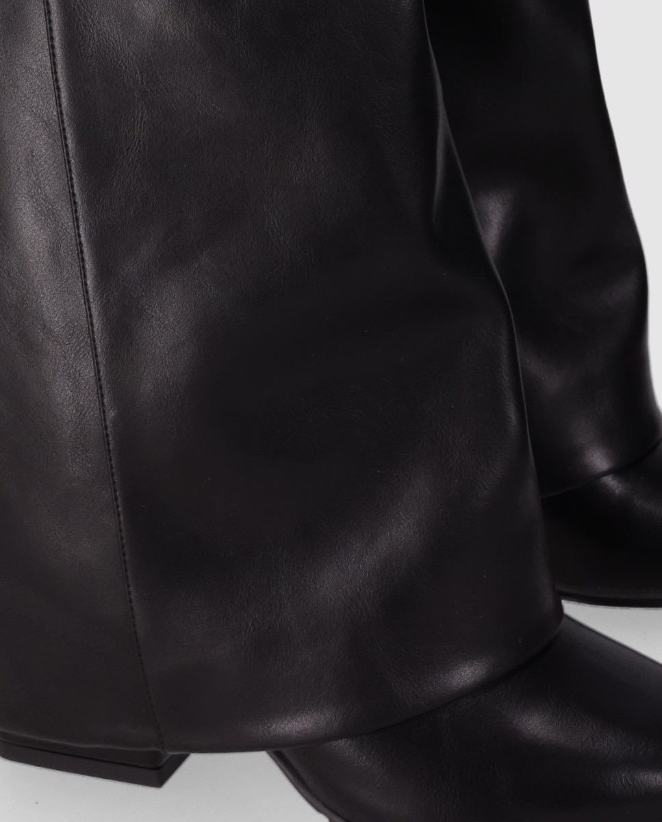 Botas Básicas com Design a Direito e Biqueira Afiada Preto-4
