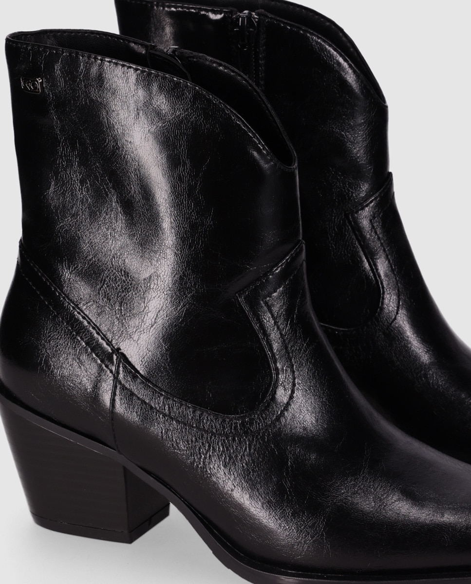 Botas Cowboy com Cano Assimétrico e Fecho Zip Preto-5