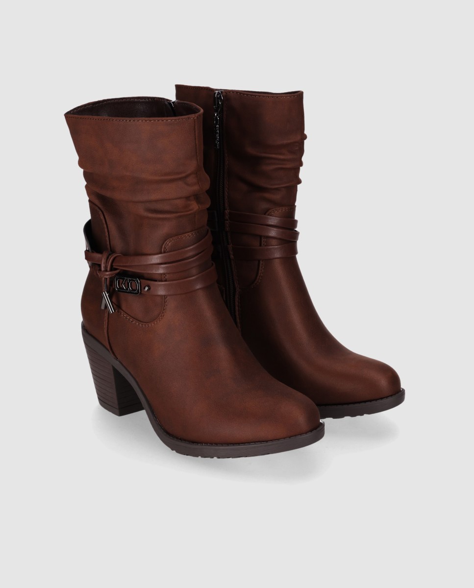 Botins Cowboy com Cano Médio Franzido e Detalhes Decorativos no Tornozelo Castanho-2