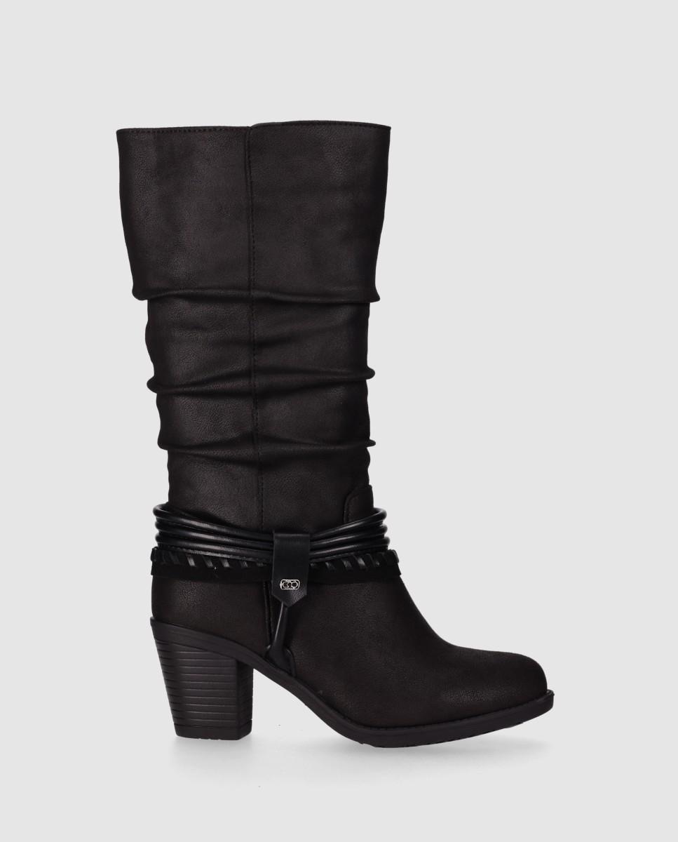 Imagem 0 de Botas Cowboy com Design Envolvente e Tacão Largo