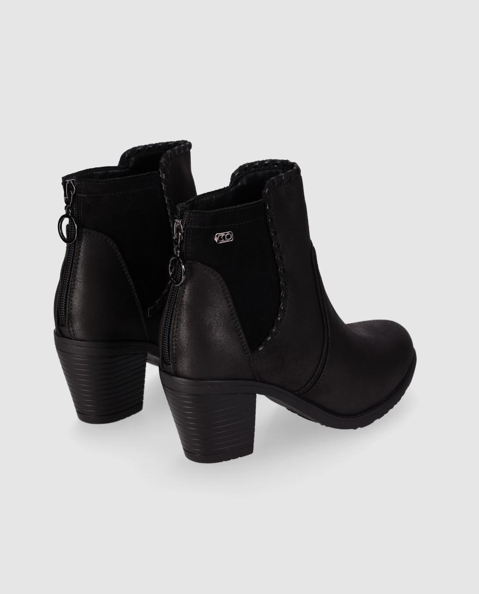 Botas Cowboy com Salto Largo e Design Envolvente Preto-2