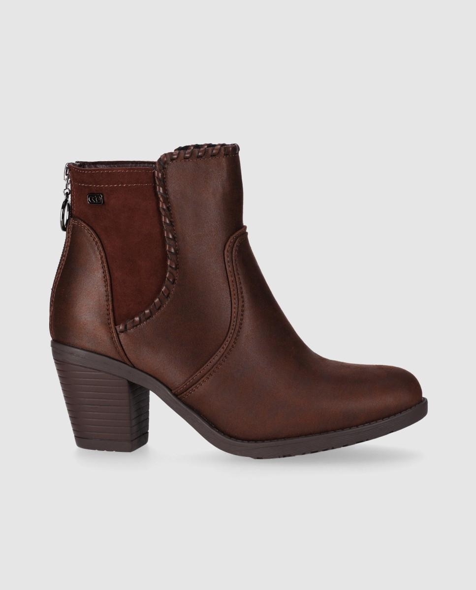 Imagem 0 de Botas Cowboy com Salto Largo e Design Envolvente