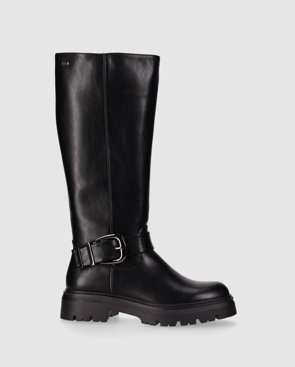 Imagem 0 de Botas Sola Track com Cano Alto e Tira Envolvente com Fivela Metálica Decorativa