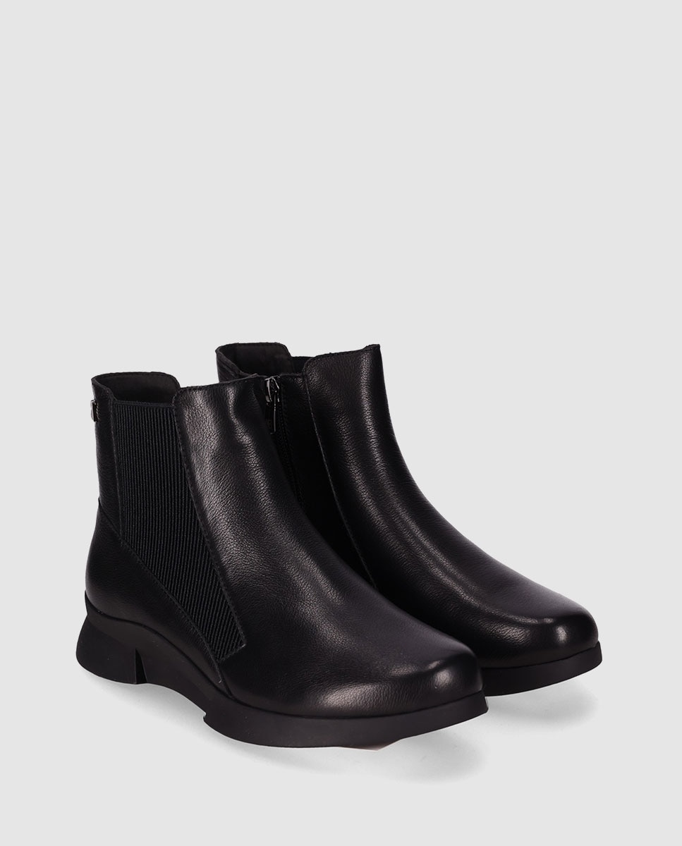 Botins Básicos em Pele com Sola Leve e Biqueira Redonda Preto-2