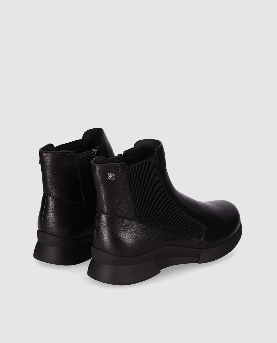Botins Básicos em Pele com Sola Leve e Biqueira Redonda Preto-3