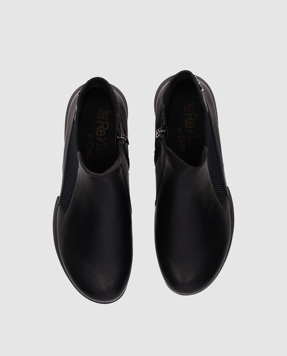 Botins Básicos em Pele com Sola Leve e Biqueira Redonda Preto-4