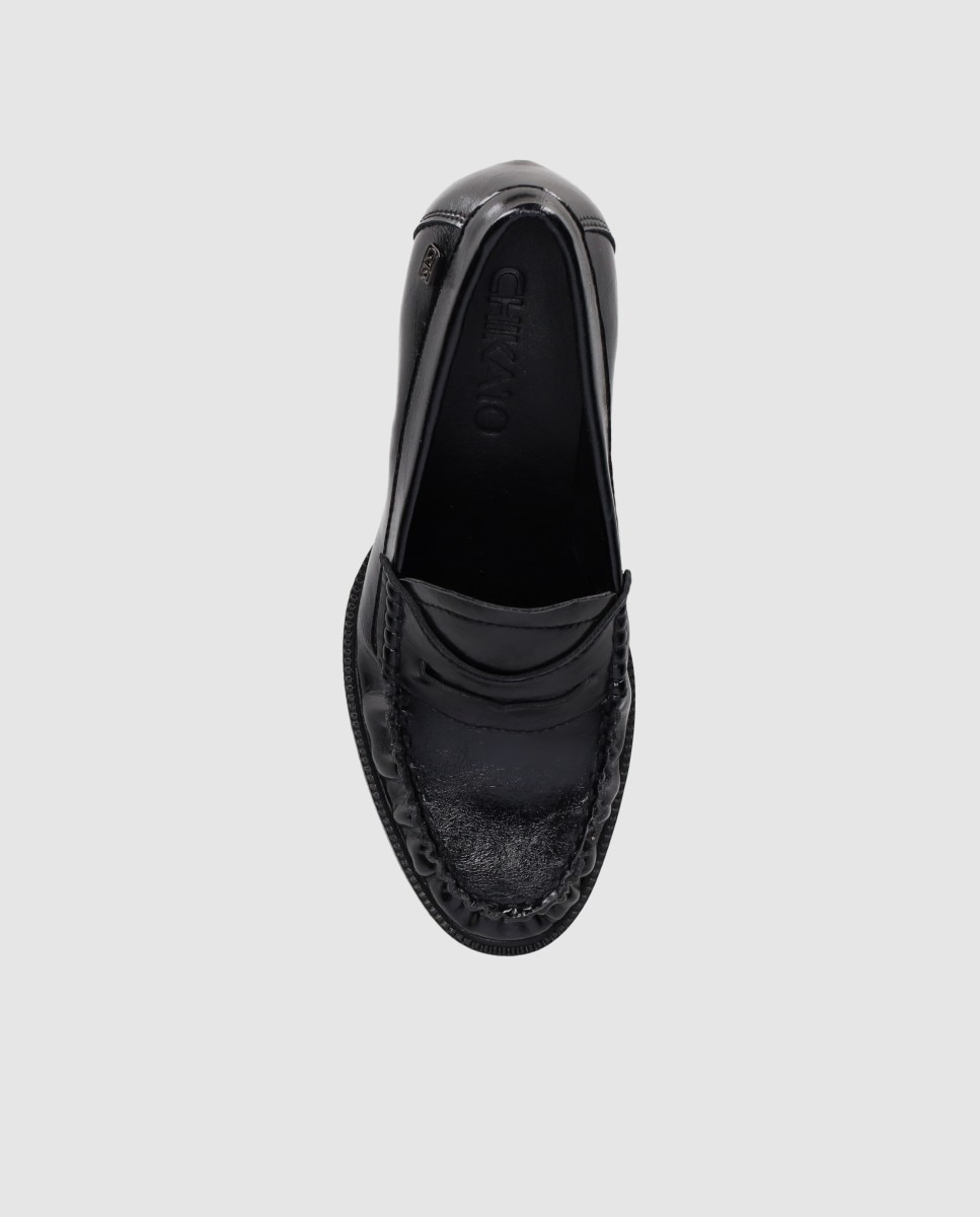 Mocassins com Salto de Acabamento Brilhante e Biqueira Redonda Preto-4