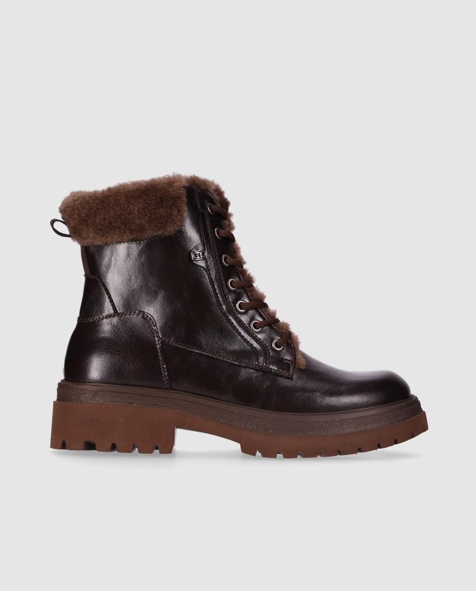 Imagem 0 de Botins com Pelo Estilo Outdoor de Cano Baixo e Efeito Pelo com Sola Track