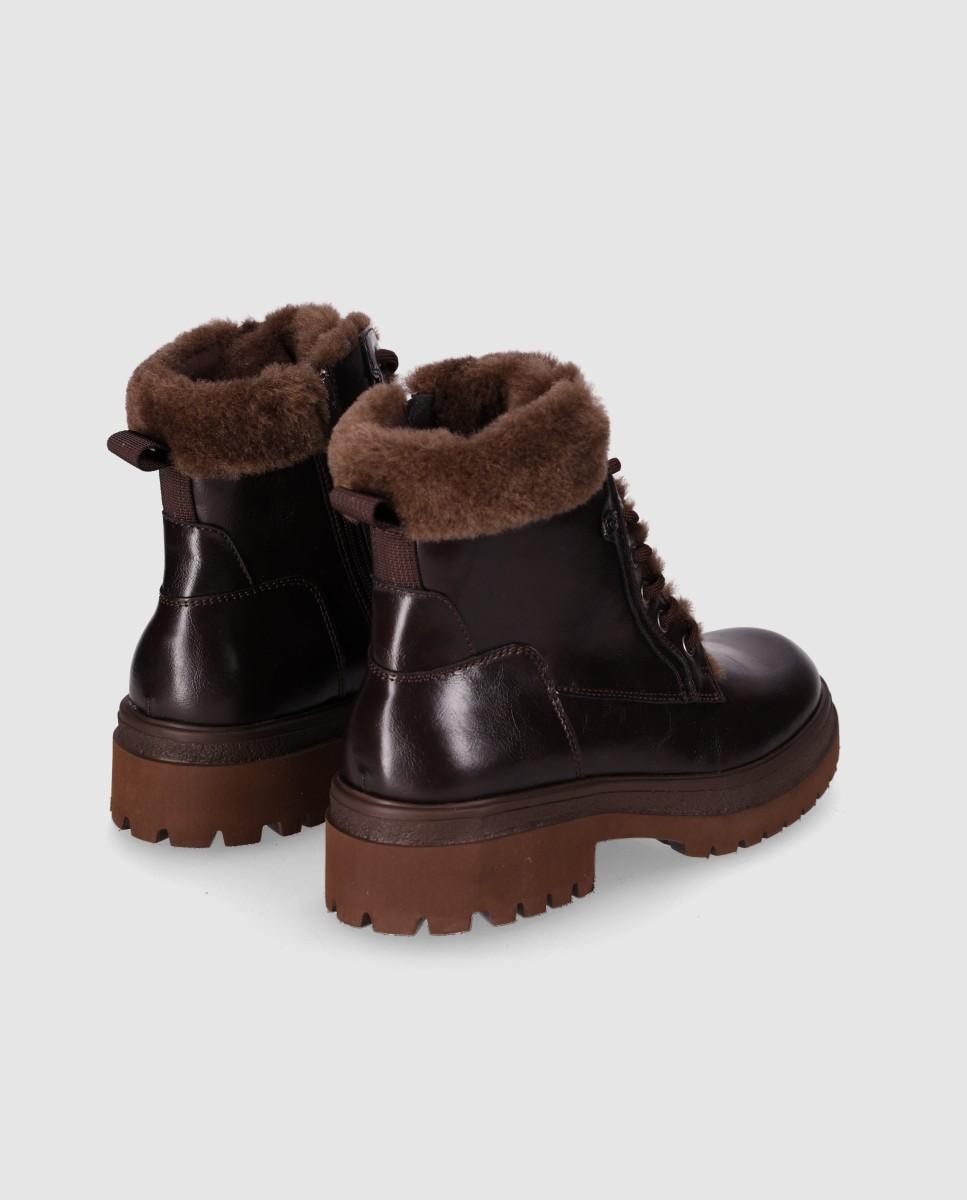 Botins com Pelo Estilo Outdoor de Cano Baixo e Efeito Pelo com Sola Track Castanho-3