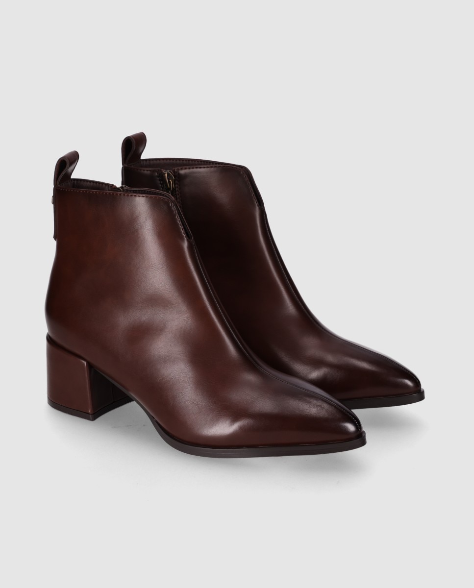 Botins Básicos com Biqueira Afiada e Salto Largo Castanho-2