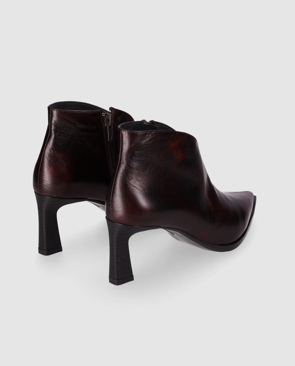 Botins Básicos Pele de Salto Fino Castanho-3